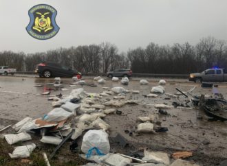 USA – Okolo 225kg konopí se v Missouri vysypalo na dálnici