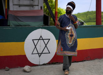 Rastafari získávají na karibské Antigue a Barbudě svátostná práva na konopí , oslavují svobodu uctívání (VIDEO)