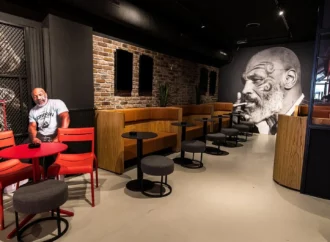 Forbes.com: Mike Tyson v Amsterdamu otevřel svůj Coffeeshop (Foto a Video)