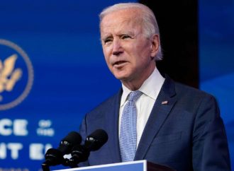 Biden udělil za určité trestné činy spojené s marihuanou milost (Video)