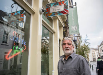 Cannabisindustrie.nl: Kavárny a starostové měst Breda a Tilburg chtějí během počáteční fáze Cannabis experimentu větší zásoby